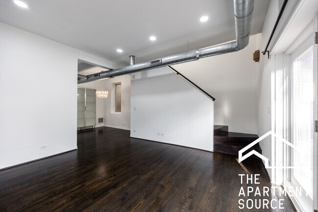 Building Photo - 913 N Honore St