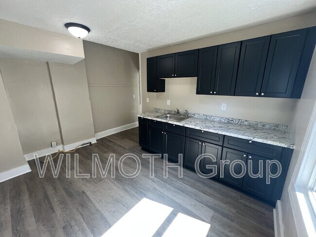 Building Photo - 3236 Graceland Ave