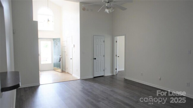 Building Photo - 2309 Ivy Run Dr