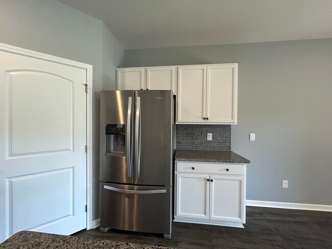 Building Photo - Welcome Home!