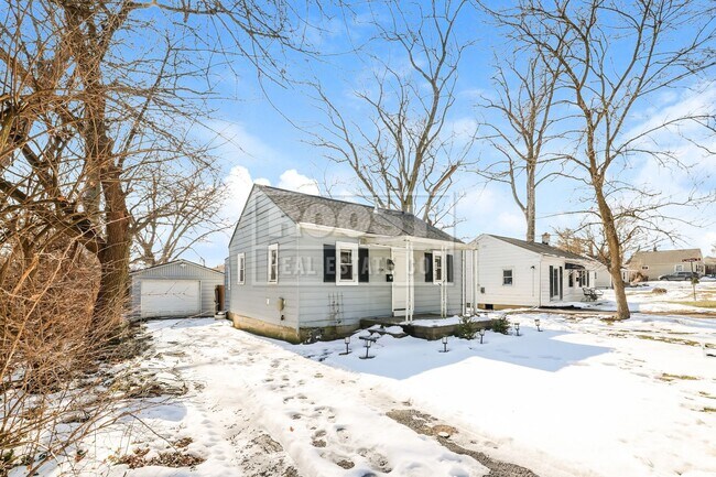 Building Photo - 2 bed 1 Bath Single Family Home in Dayton