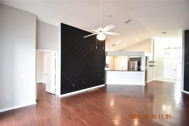 Building Photo - 12913 Lake Vista Dr
