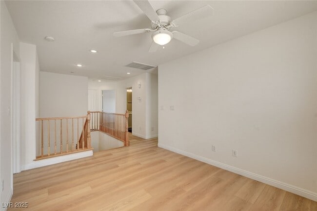 Building Photo - 10808 Wallflower Ave