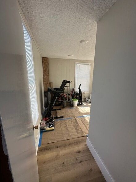 Building Photo - 321 Harrison St W