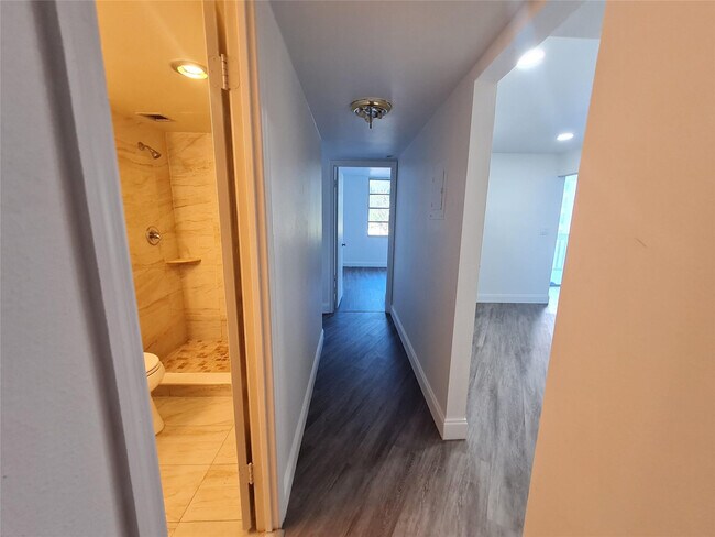 Building Photo - 6911 Environ Blvd