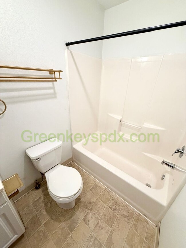 Building Photo - Muliti-level 2 Bedroom 2 Bath Townhouse in St.Johns