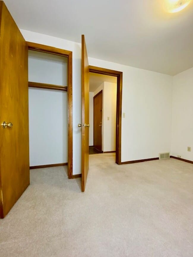 Building Photo - 3037 Humboldt Rd