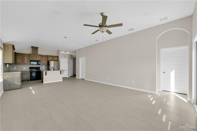 Building Photo - 23 Sereno St