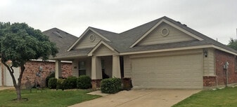 Building Photo - 1000 Warbler Ln