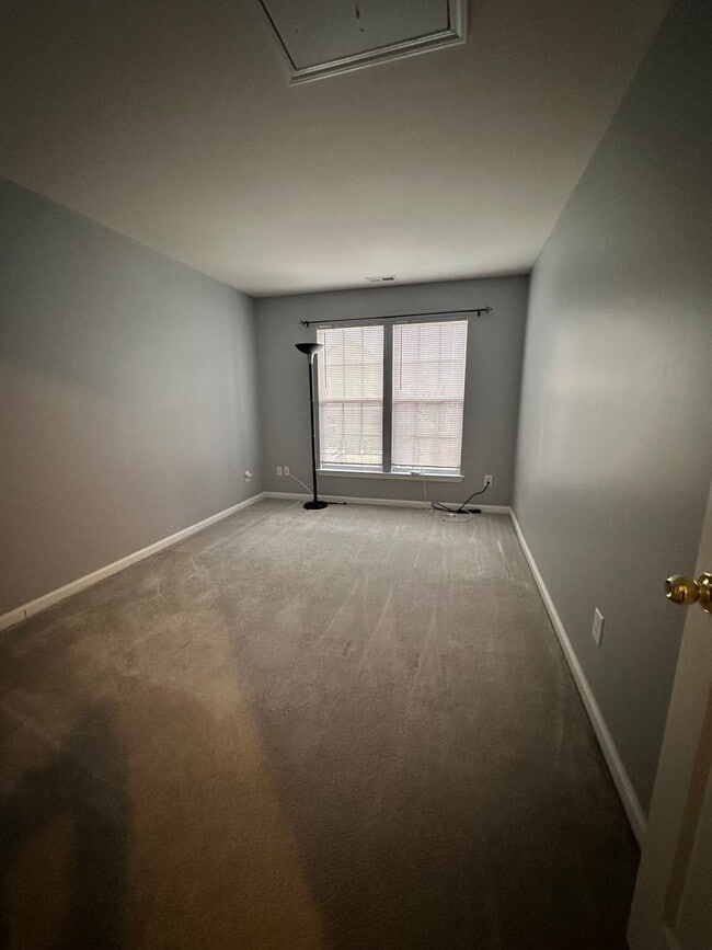 Building Photo - Exclusively Offered By Muse Realty