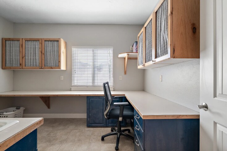 Building Photo - 18227 Southlake Cir