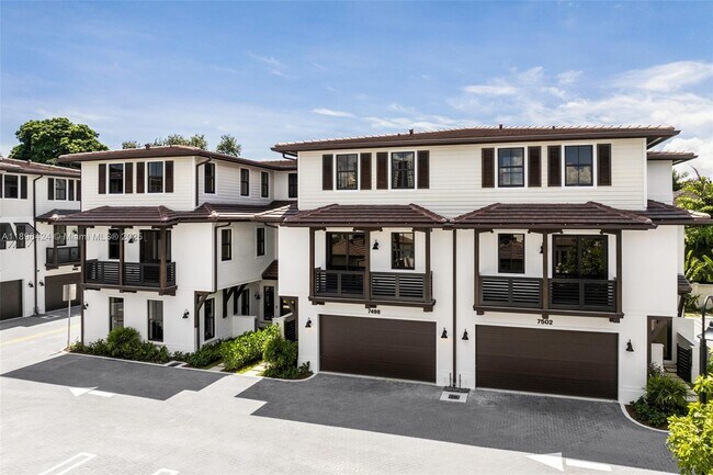 Primary Photo - 7498 SW 100th St