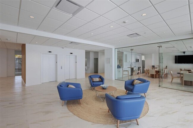 Building Photo - 1750 Benjamin Franklin Dr