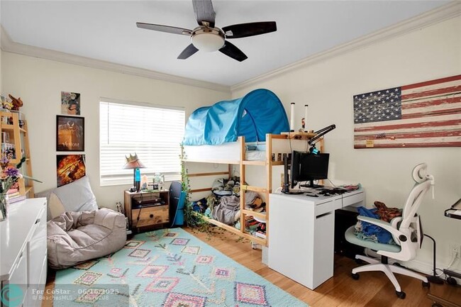 Building Photo - 6253 Bay Club Dr