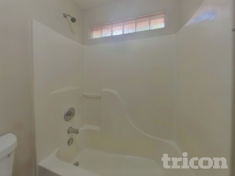 Building Photo - 175 Walmsley Pl