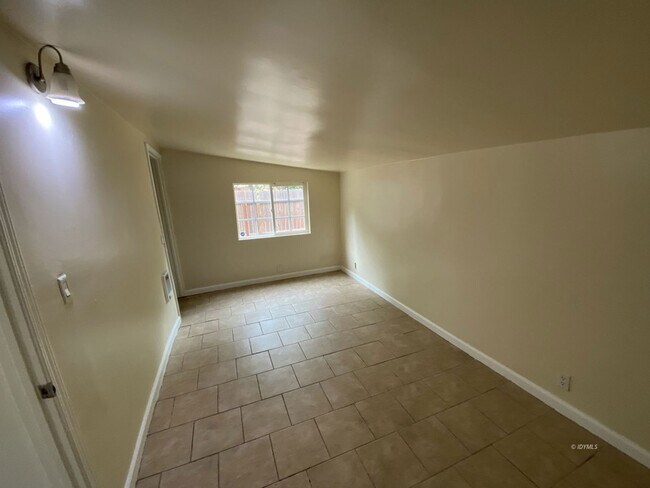 Building Photo - 29470 California 243 Unit 10