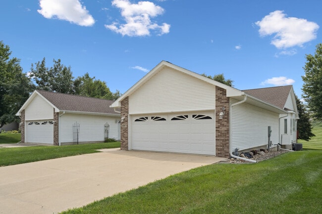 Building Photo - 4307 Briarwood Dr