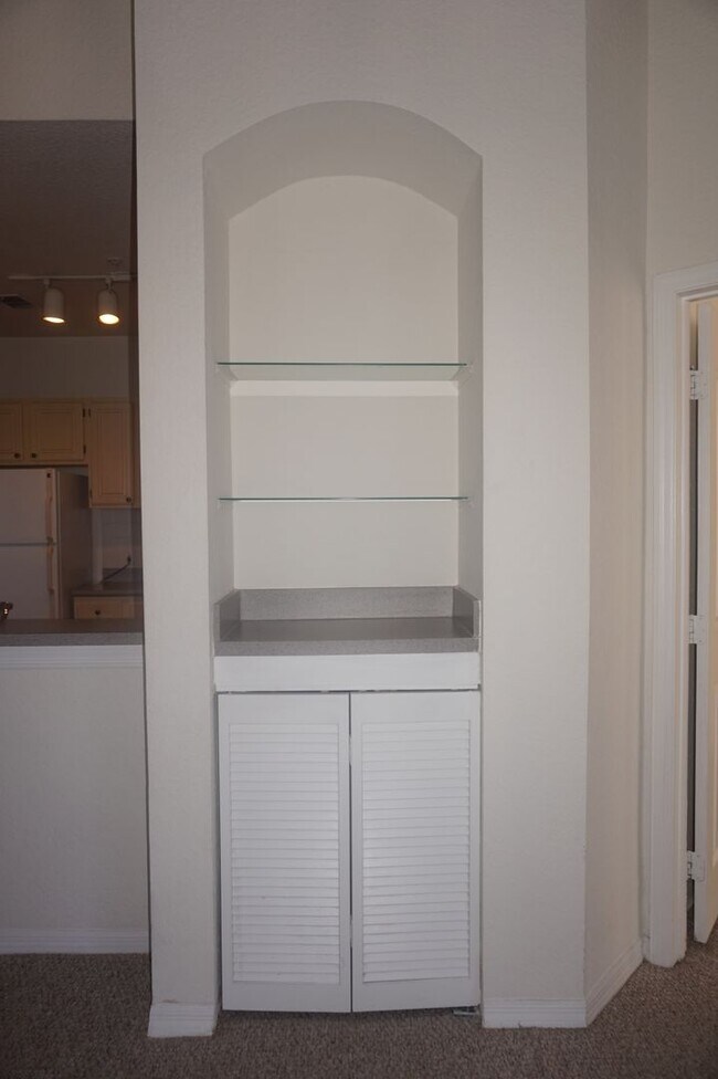 Building Photo - Spacious 2/2 In Visconti at Maitland Corner Unit with views of Lake