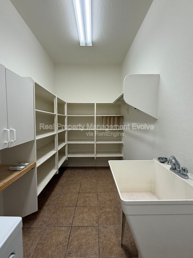Building Photo - 3038 W Trapanotto Rd