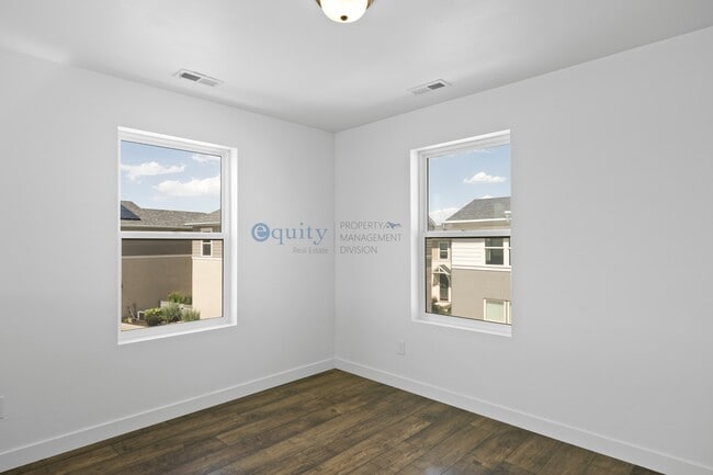 Building Photo - 10539 Liv Way
