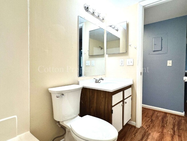 Building Photo - 2BR/2BA Condo - Great Location in Midtown ...