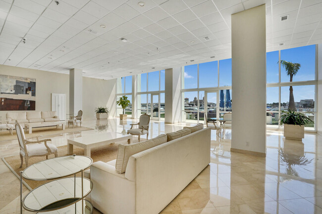 Building Photo - 400 N Flagler Dr