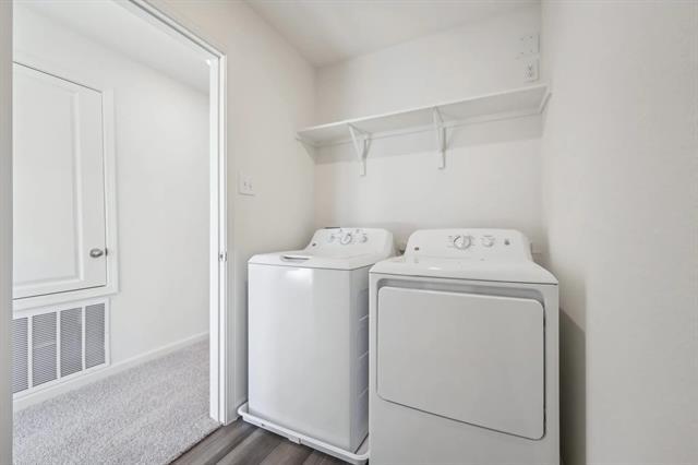 Building Photo - 2108 Prairie Ln