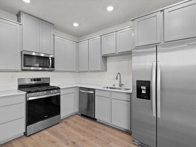 Building Photo - The Birch - - 3 Bedroom, 2.5 Bath single f...