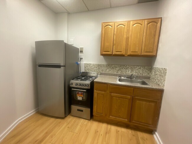 Building Photo - Prime Chelsea, One Bedroom