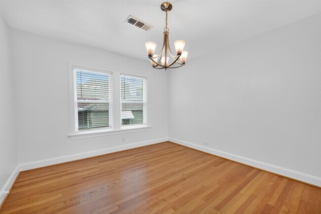 Building Photo - 2328 McClendon St