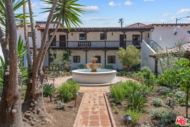 Building Photo - 1308 N Harper Ave