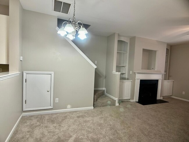 Building Photo - 157 Woodson Dr