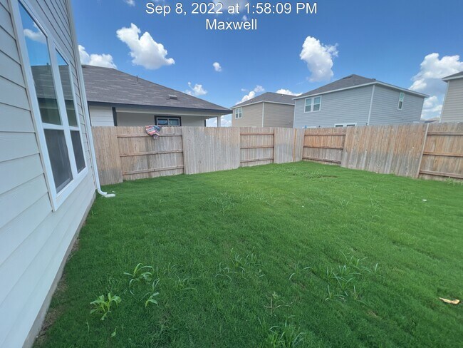 Building Photo - 194 Living Reef Dr