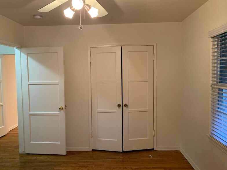 Master Bedroom walk in closet - 4302 Elm Ave