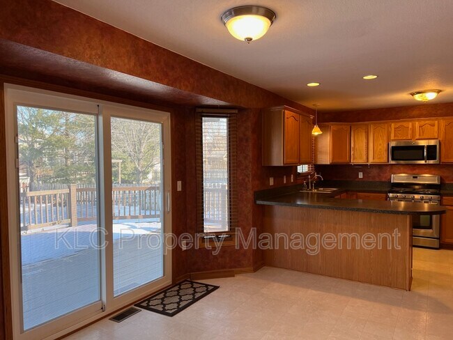Building Photo - 15177 Hawthorn Dr