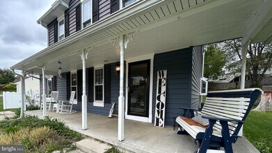 Building Photo - 215 Hitching Post Dr