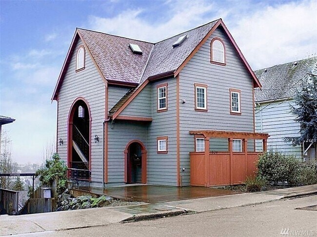 Building Photo - 1524 14th Ave S