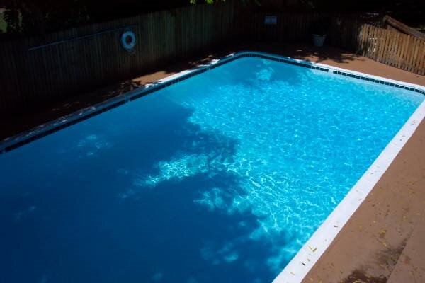 Building Photo - 664 E Cherry St