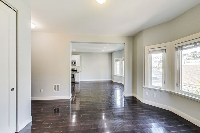 Building Photo - Modern 2bd/2ba in Prime Noe Valley Locatio...