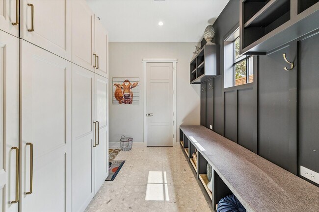 Building Photo - 1136 Woodland St