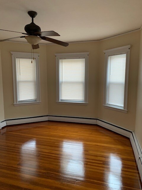 Livingroom - 123 Belgrade Ave