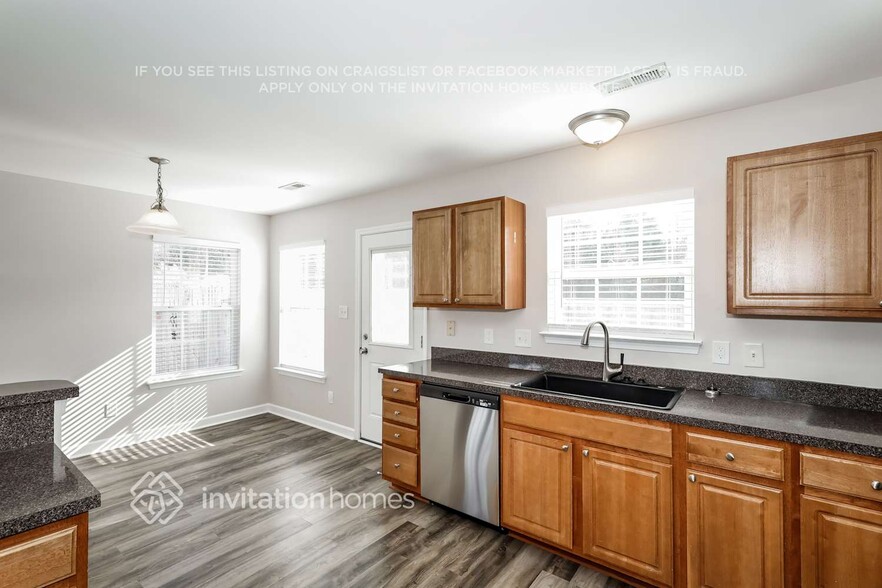 Building Photo - 104 Glencroft Dr