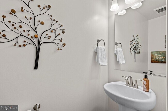 Building Photo - 27 Overshot Ln