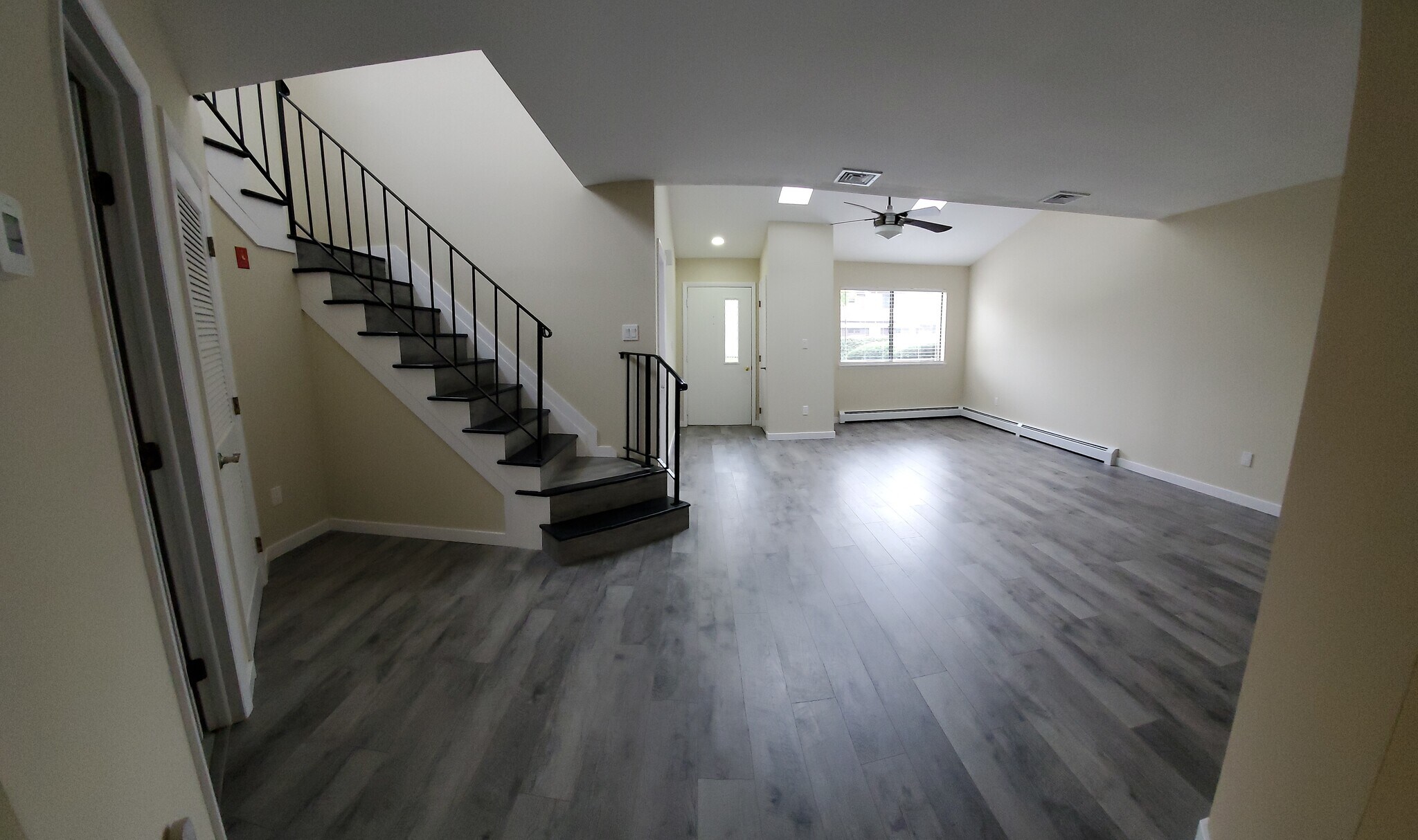 Building Photo - 100 Sandpiper Ln