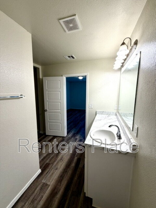 Building Photo - 8316 E 161st Pl S