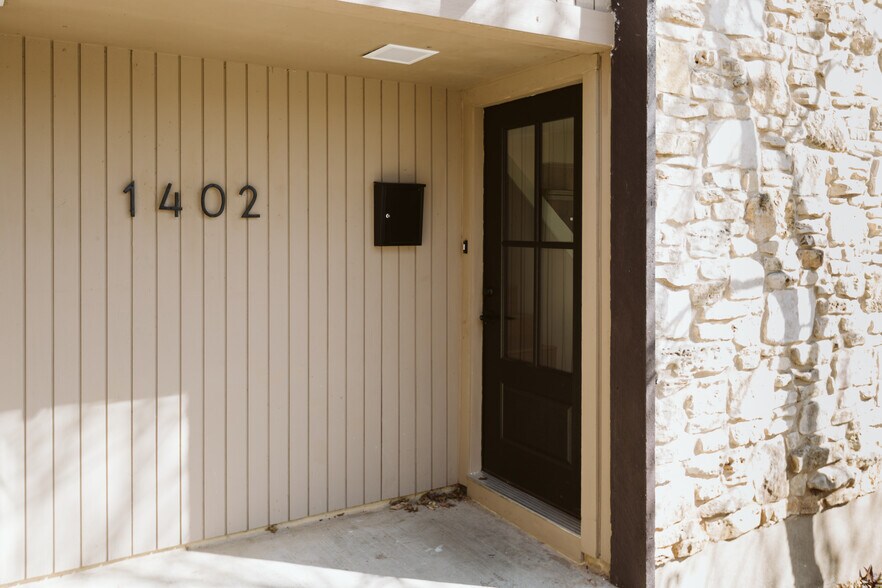 Building Photo - 1402 Fairfield Dr