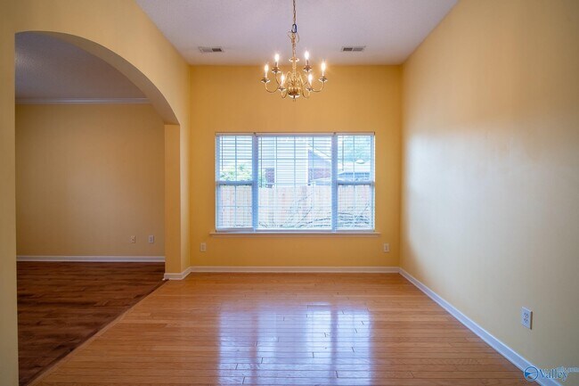 Building Photo - 216 Horseshoe Bend N