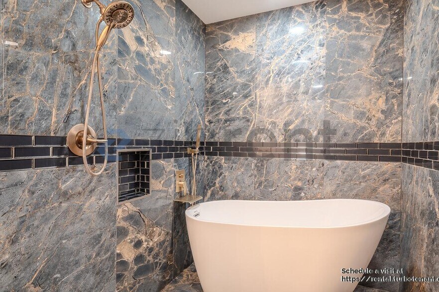 Building Photo - 722 Riveredge Dr