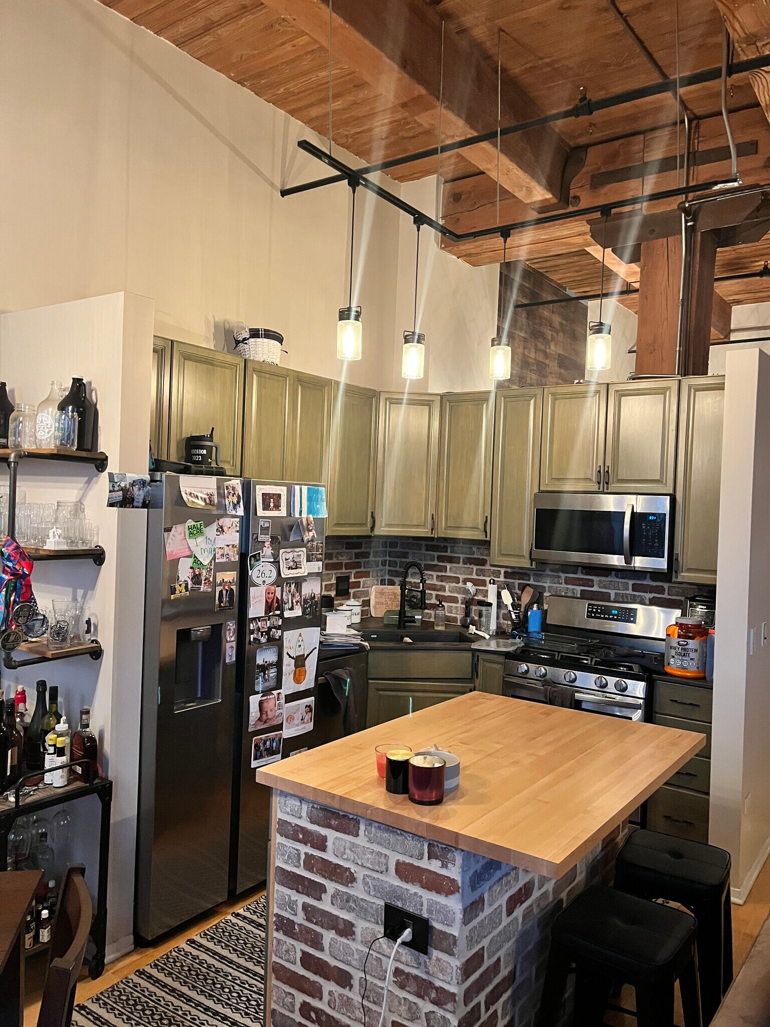 Building Photo - 1500 W Monroe St