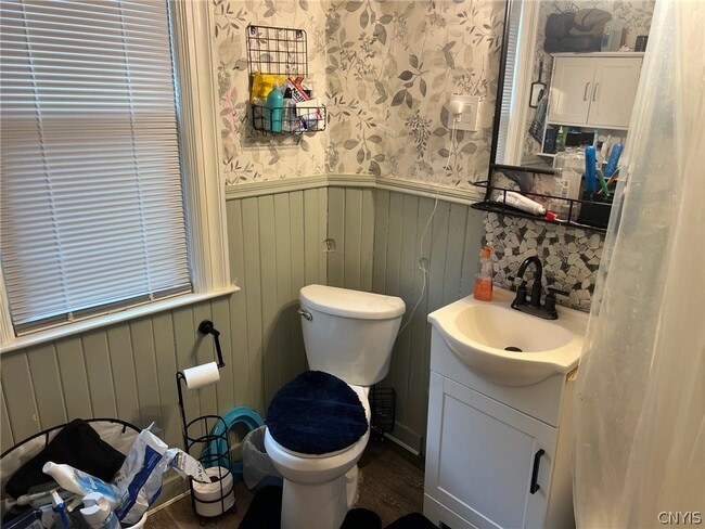 Building Photo - 110 Clinton Pl